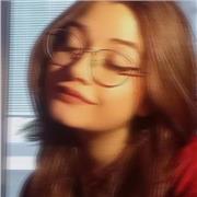 Studentessa del quarto anno del liceo classico impartisce lezioni di ripetizioni per ragazzi delle scuole medie o elementari